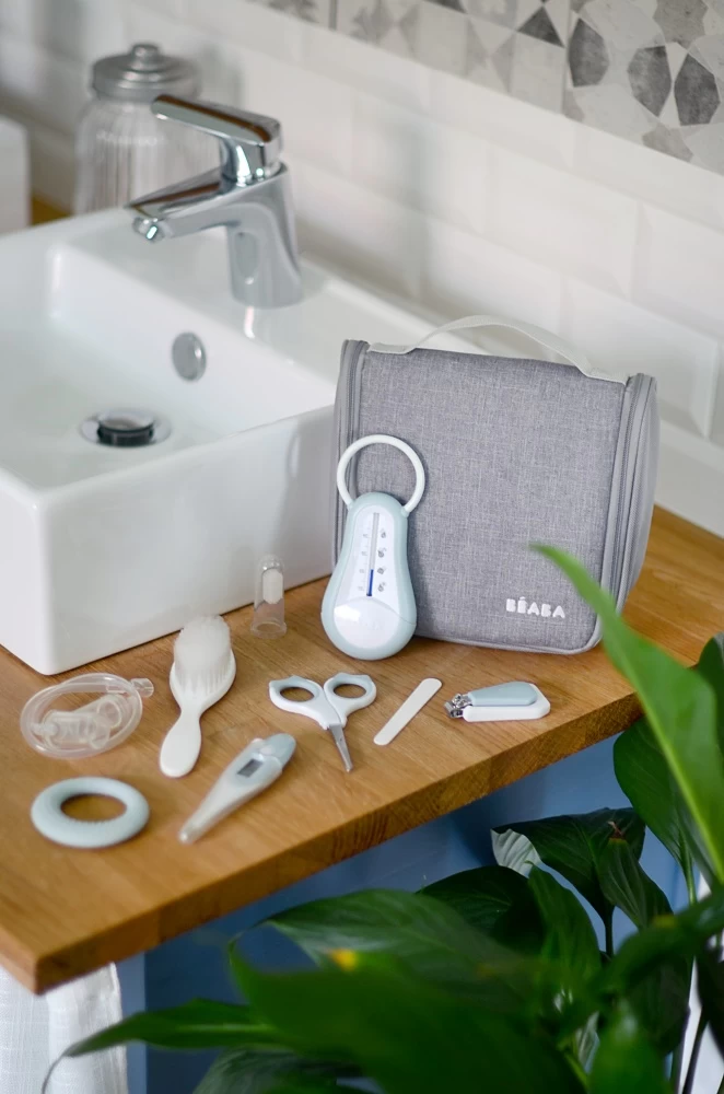 Beaba Trousse De Toilette Nomade 9 Accessoires Green Blue – Image 6